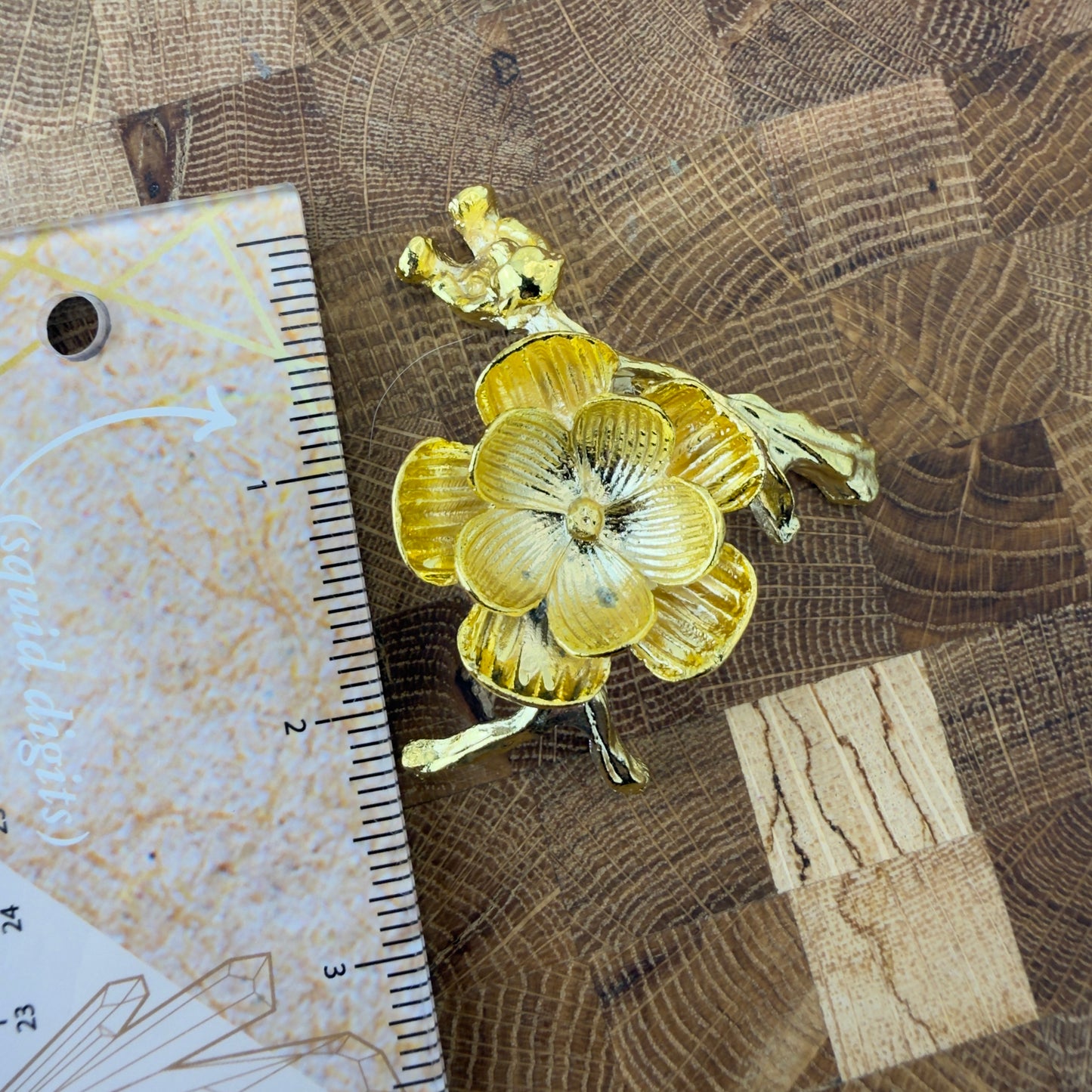 Sakura flower sphere stand