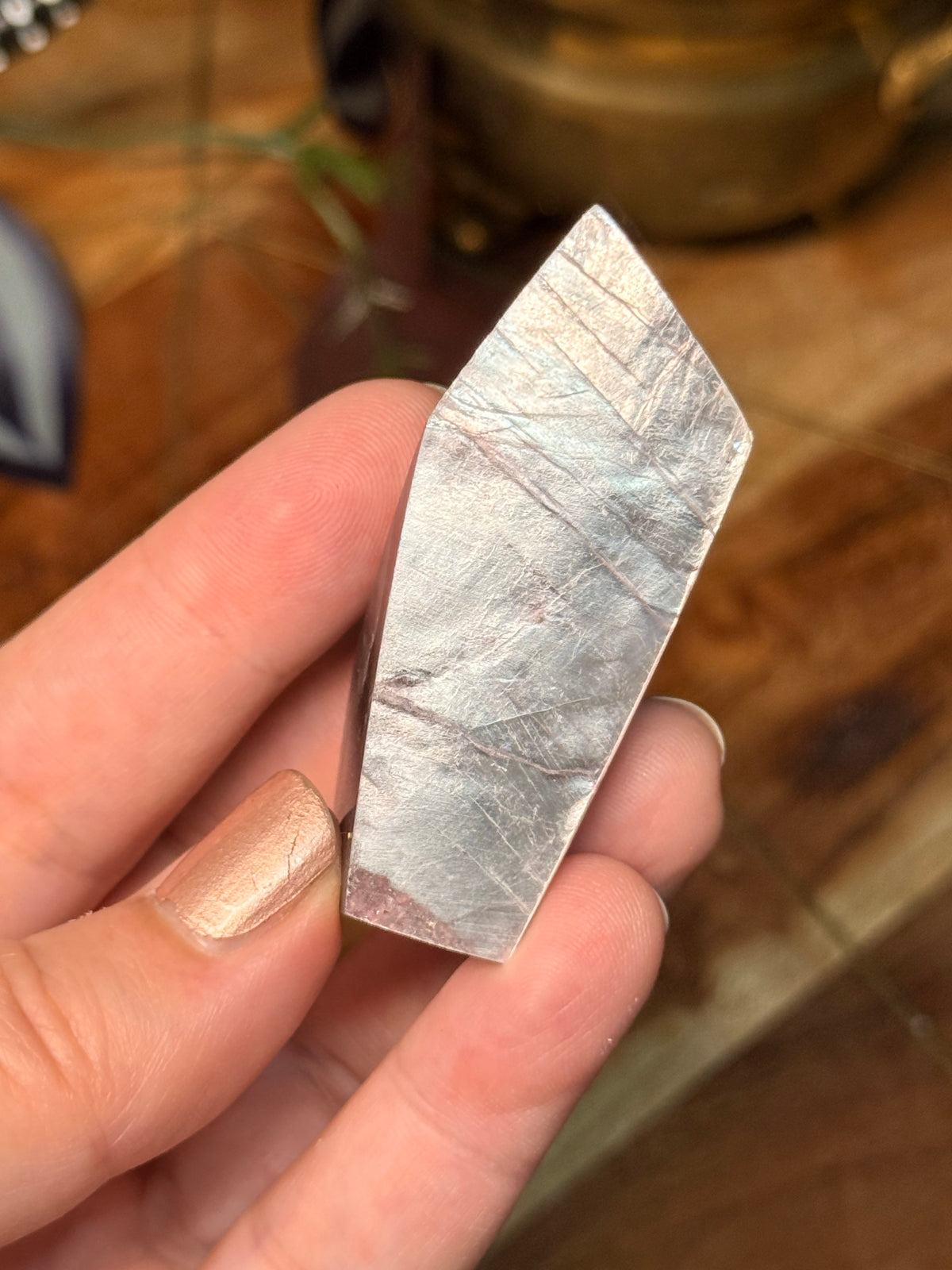 Gem lepidolite pieces