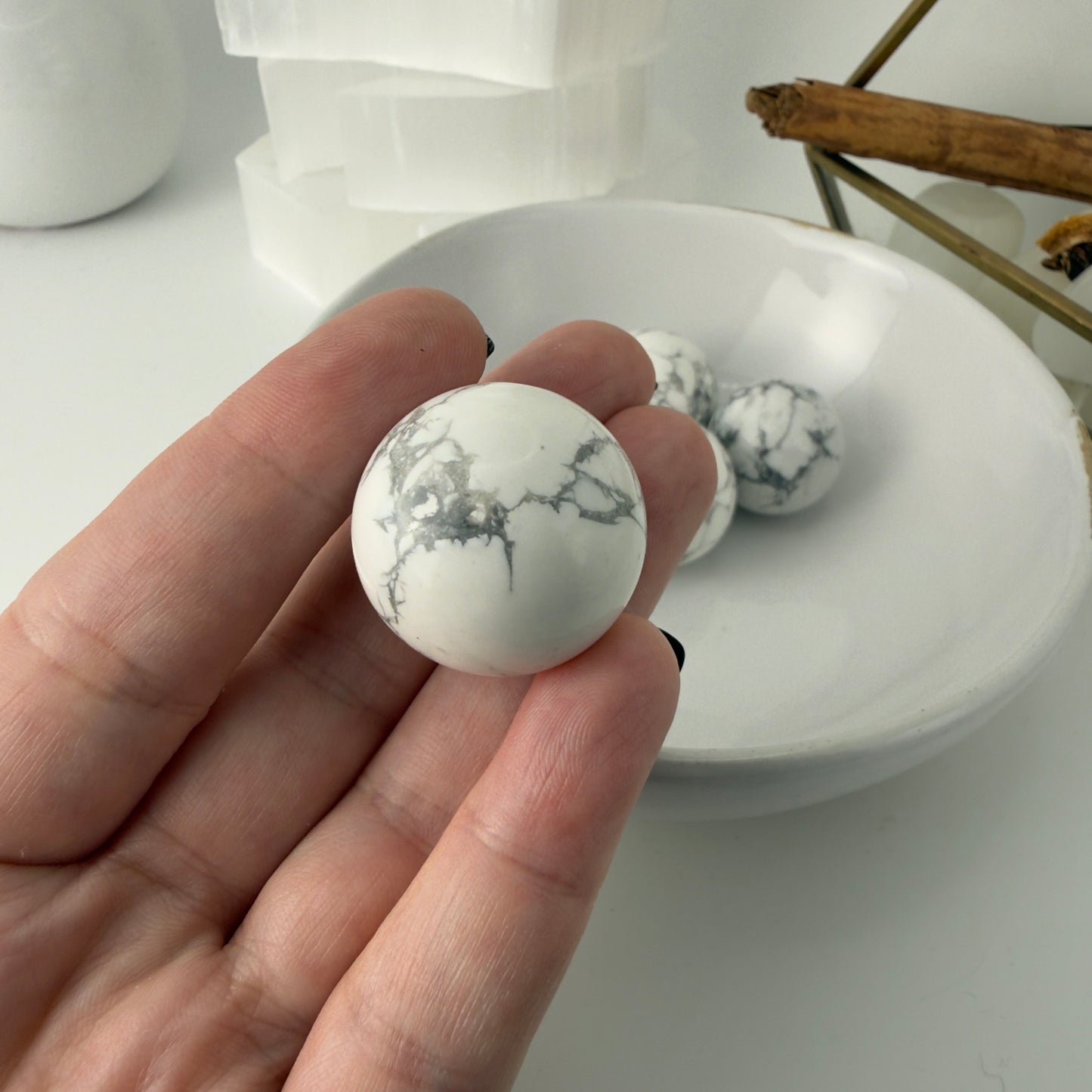 Howlite mini spheres