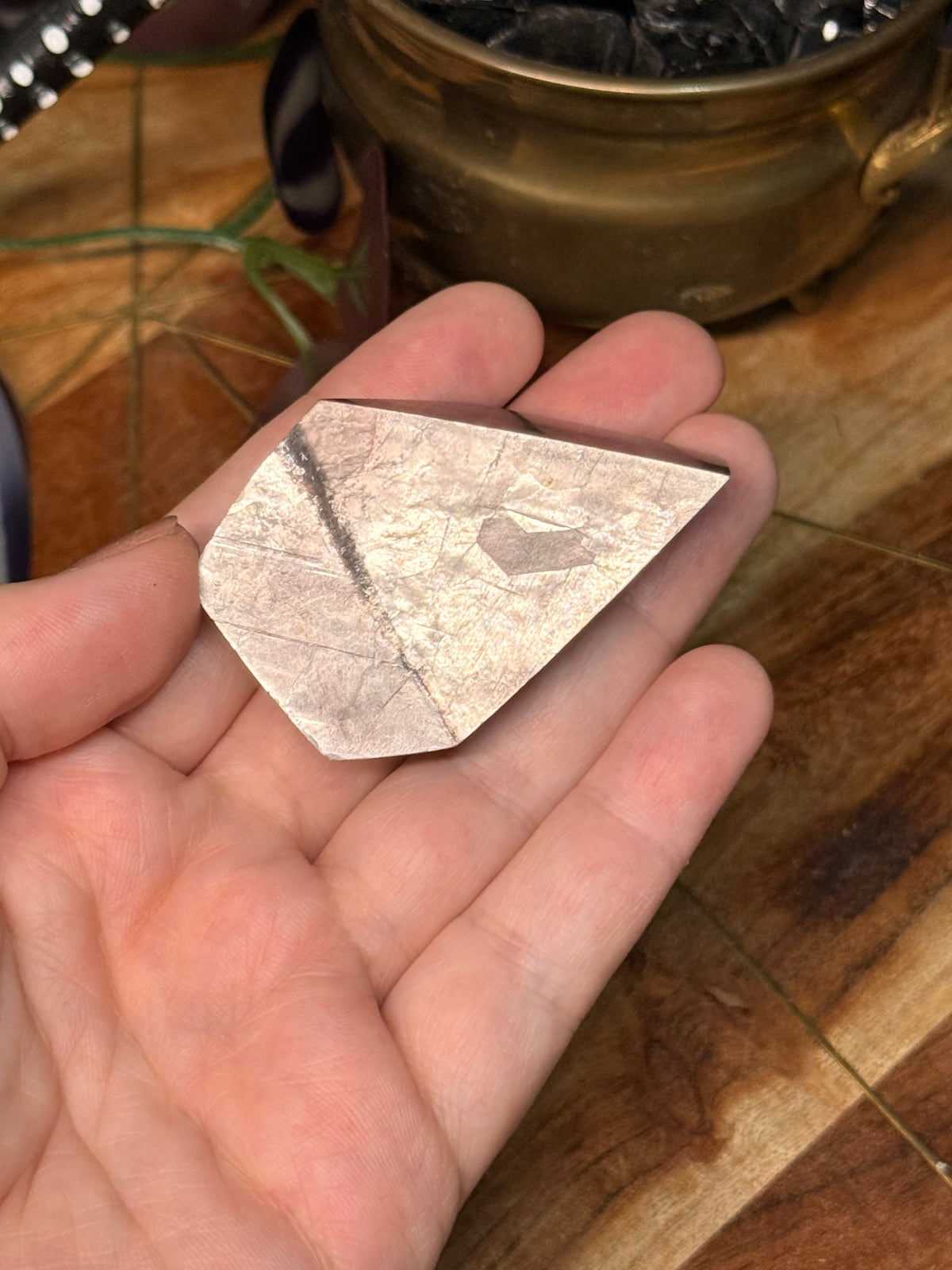Gem lepidolite pieces
