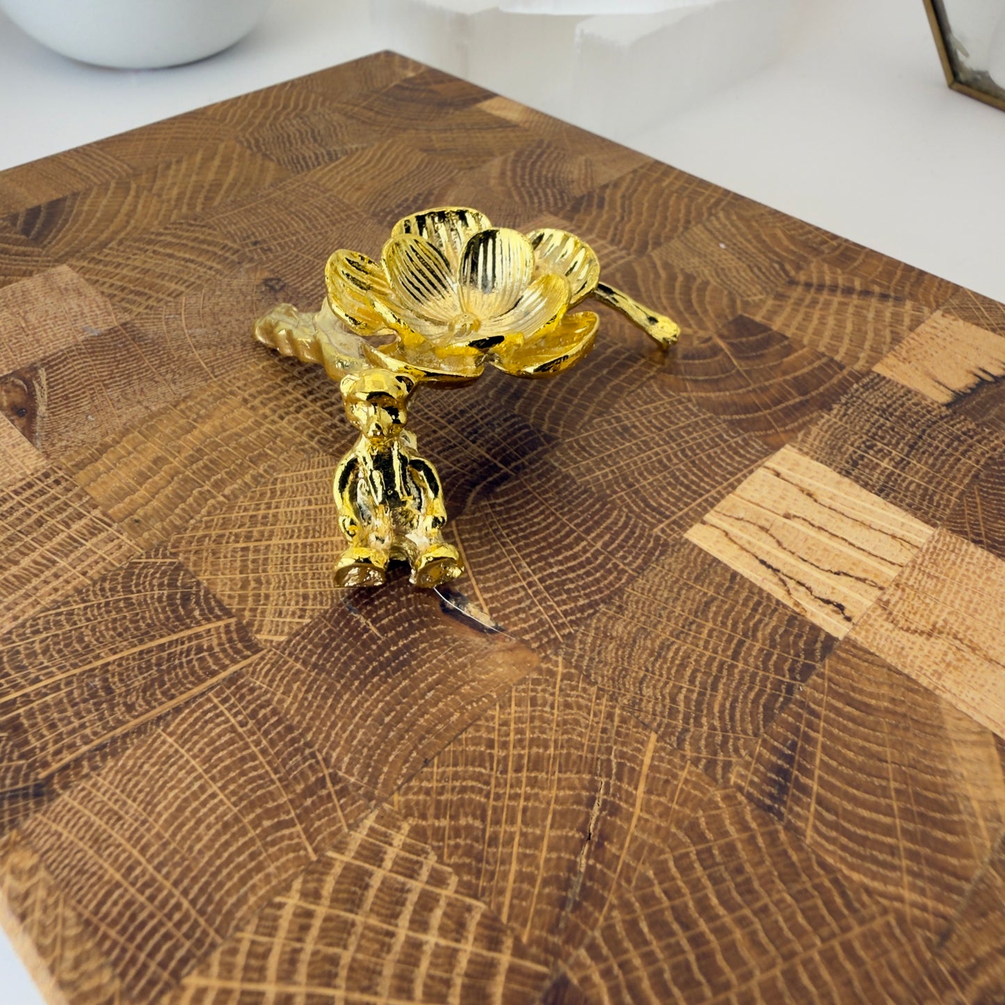 Sakura flower sphere stand