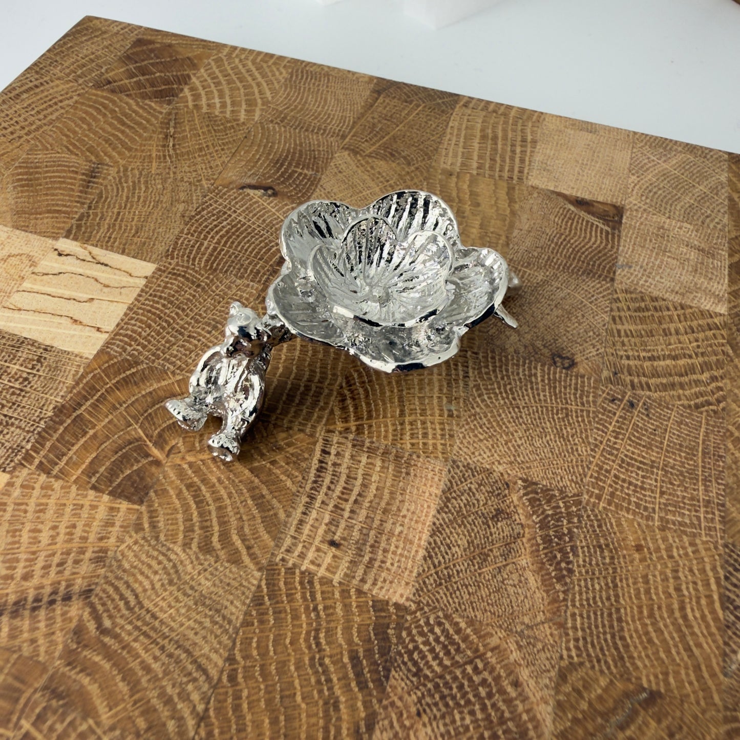 Sakura flower sphere stand