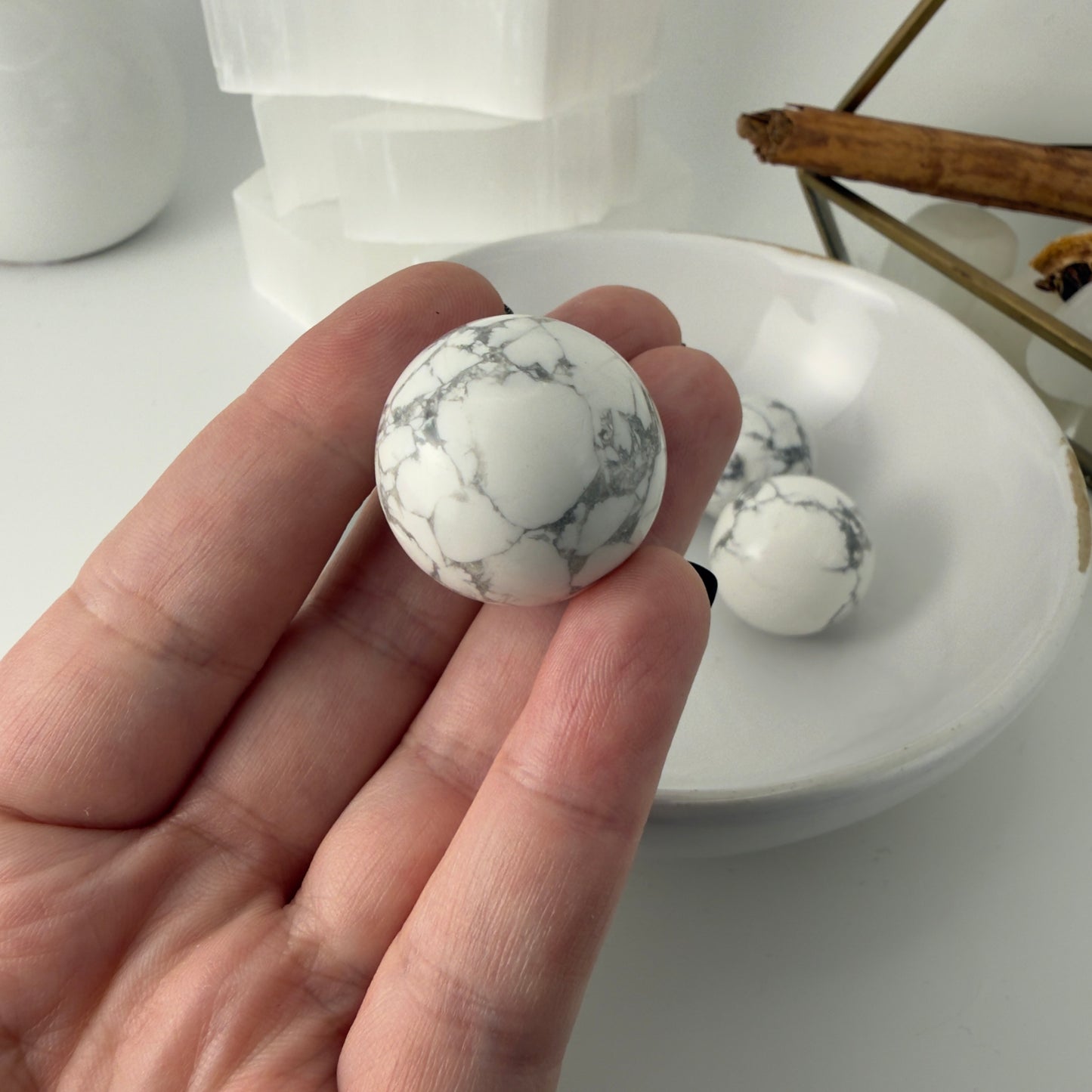 Howlite mini spheres