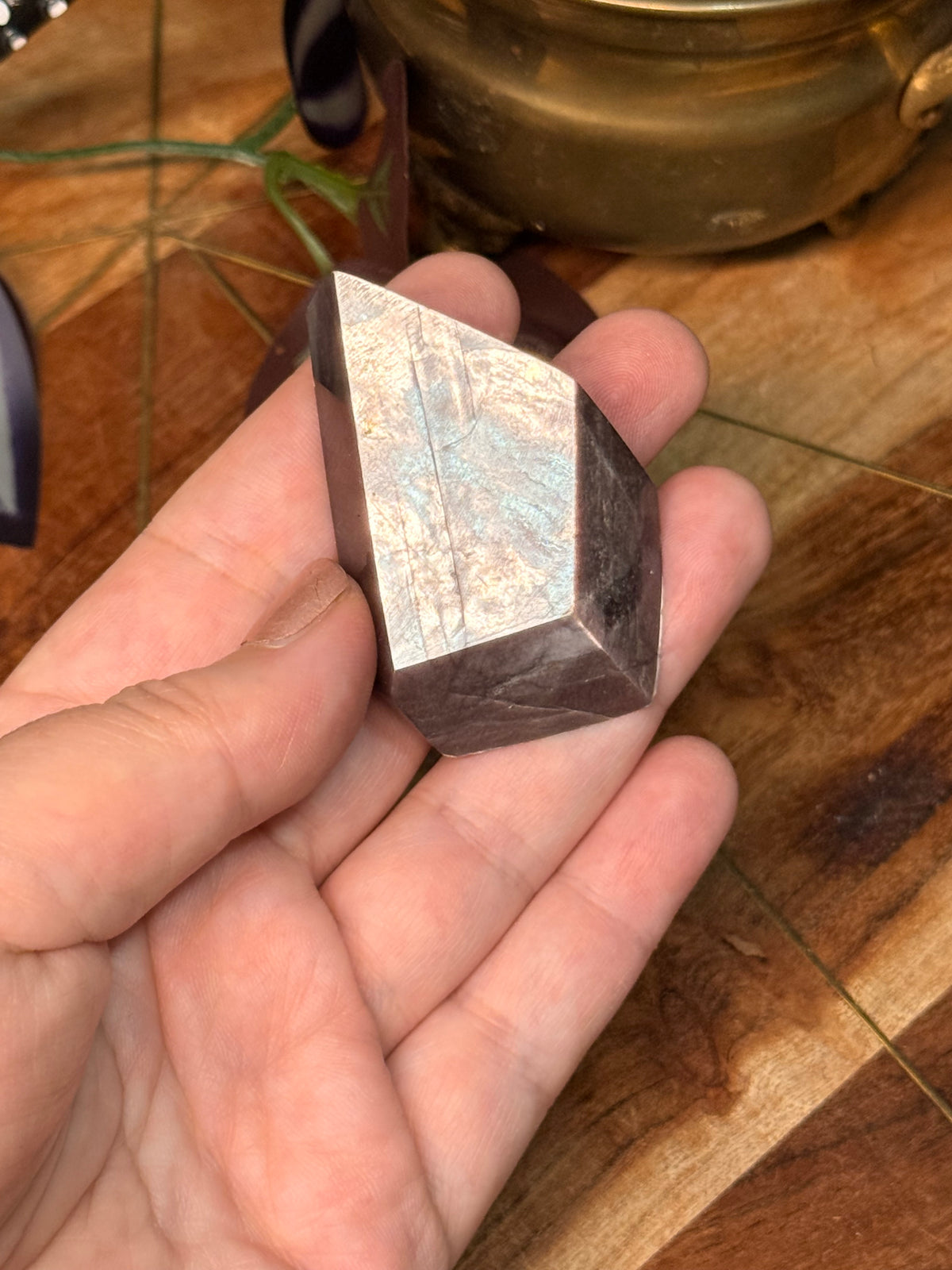 Gem lepidolite pieces