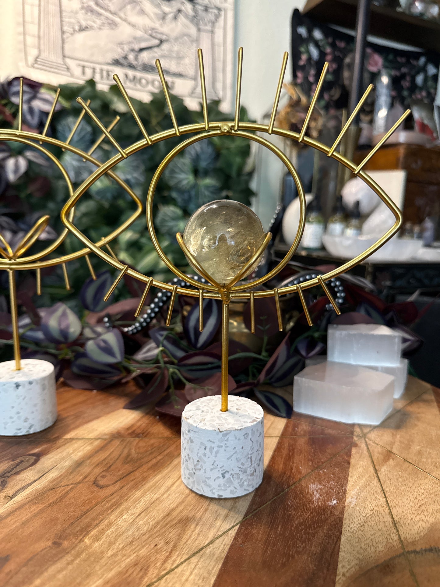 Golden Eye Sphere Stand