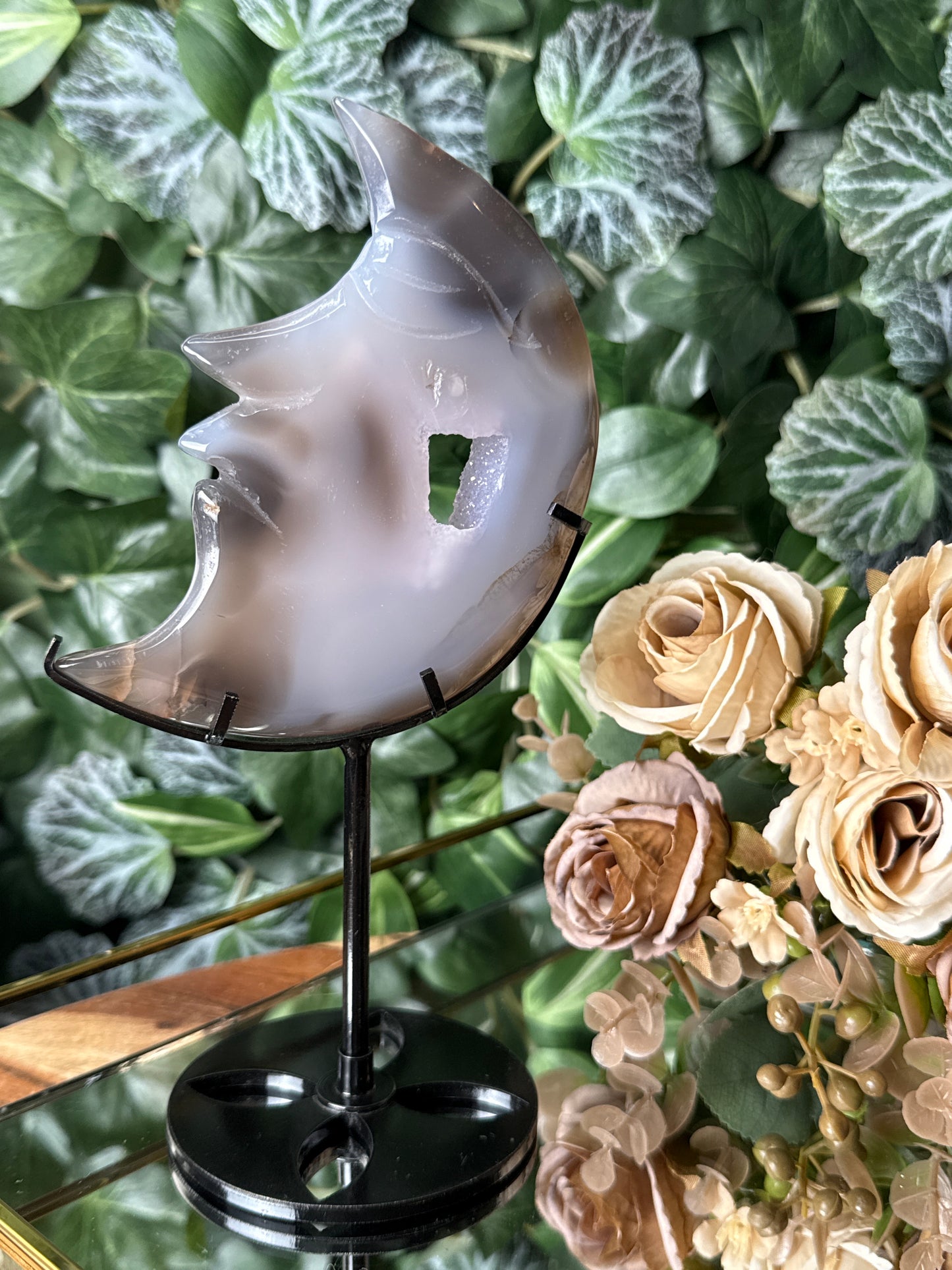 Druzy agate moon on stand