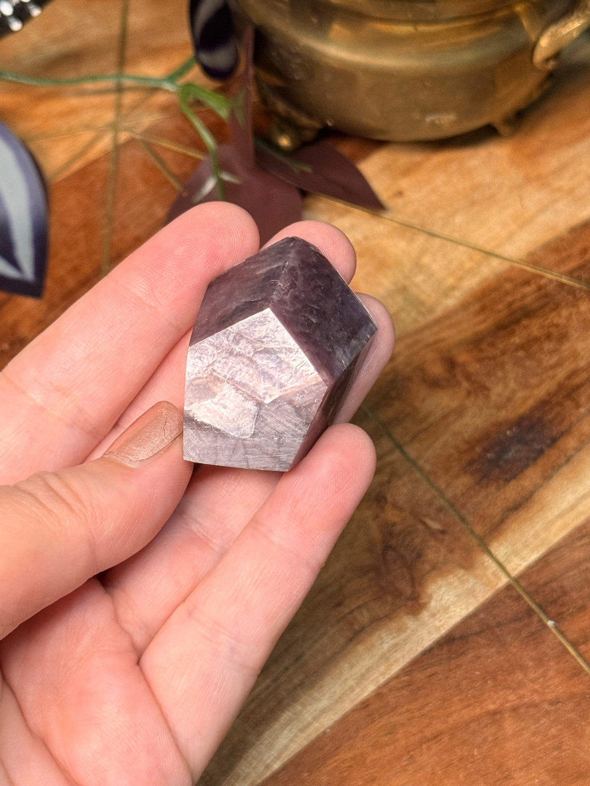 Gem lepidolite pieces